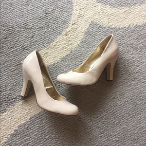 Classic nude heels